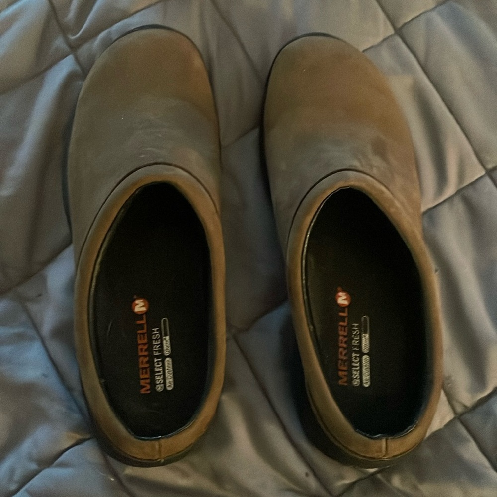 Women’s Merrells clog brown